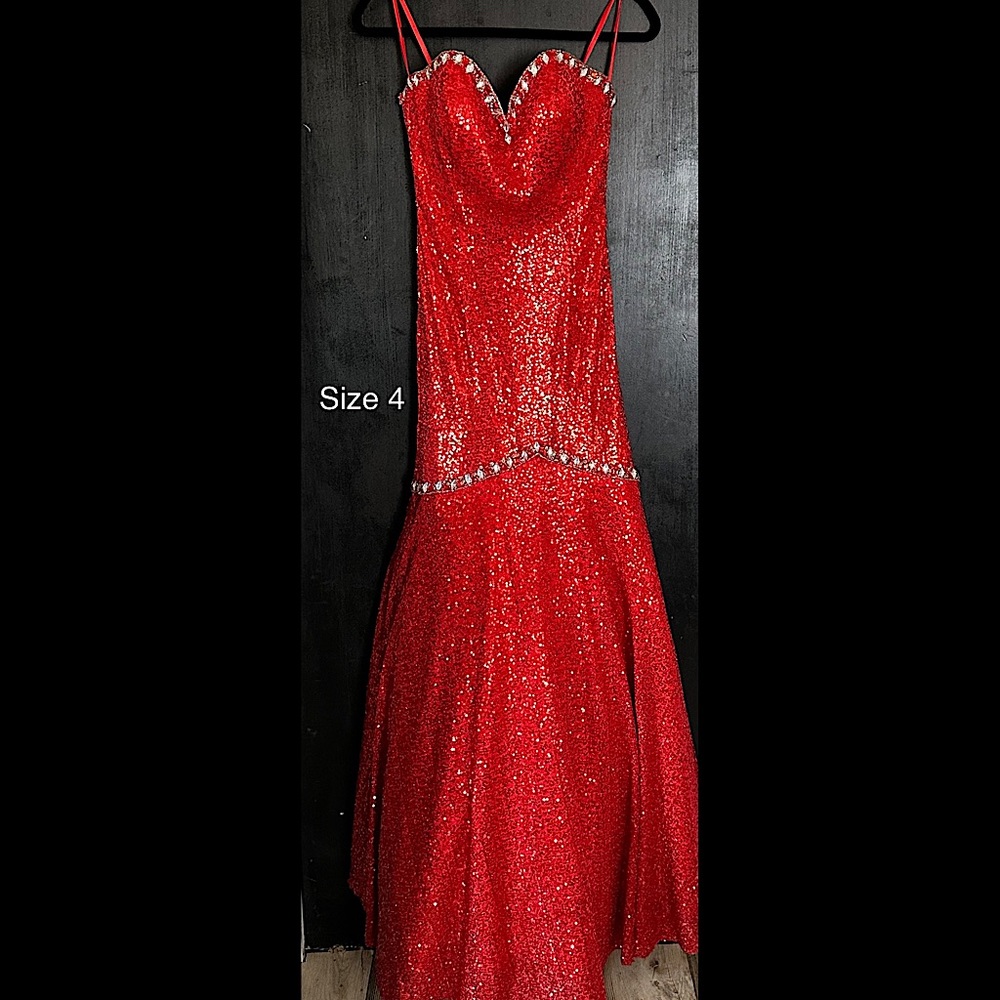 Mermaid Red Pageant dress